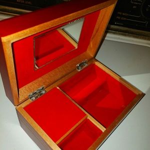 Musical Jewelry Box - Cherry Red